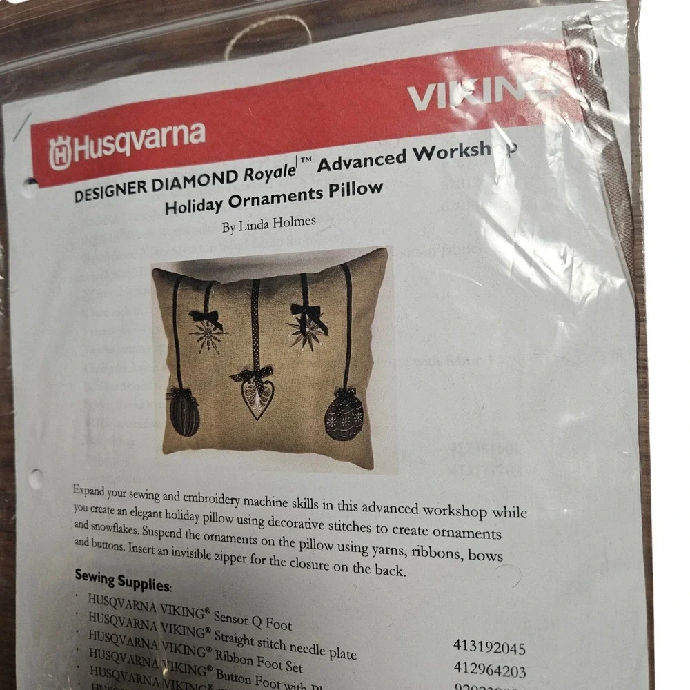 Husqvarna Viking Designer Diamond Royale Holiday Ornaments‎ Pillow Kit NWT